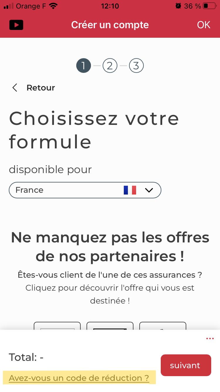 Page de création de compte sur l'application In&Motion. Un champ est visible pour entrer un code de réduction en bas de la page, avec un bouton "suivant" pour poursuivre le processus. 